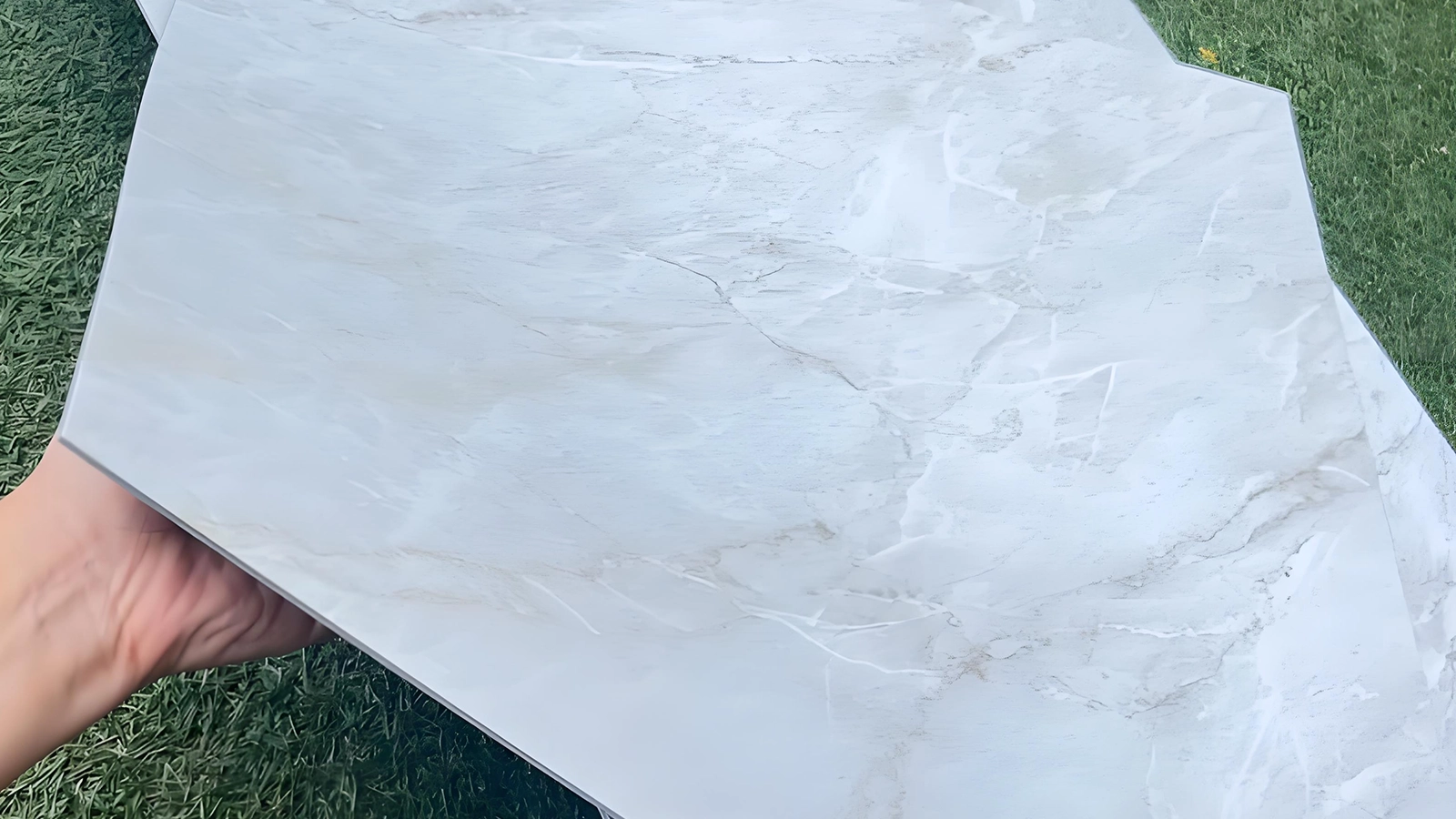 图片预留：PVC 地板贴 / 定制衣架等货物