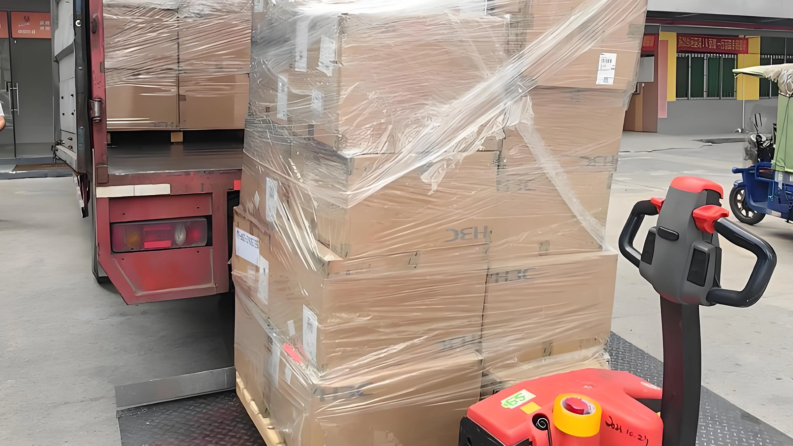 案例主图预留：150 公斤重货到货整体照