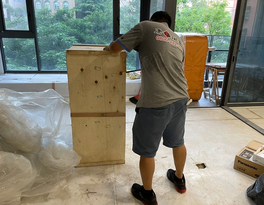 圖片預留：家具入倉 / 合箱清點